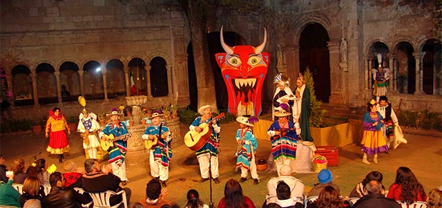 Tepotzotlán cuenta con la tradicional Pastorela, un evento bien chido que se realiza al aire libre para “revivir” el peregrinar de José y María antes de dar a luz; 
