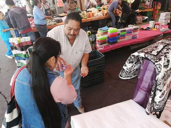 Negocios no esenciales deberán de cerrar en mercado Júárez