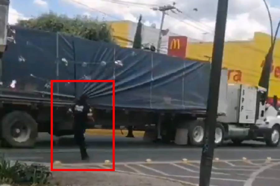 VIDEOS || Detienen con disparos tráiler que había sido robado