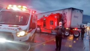 Duro percance automovilístico en la carretera México-Toluca