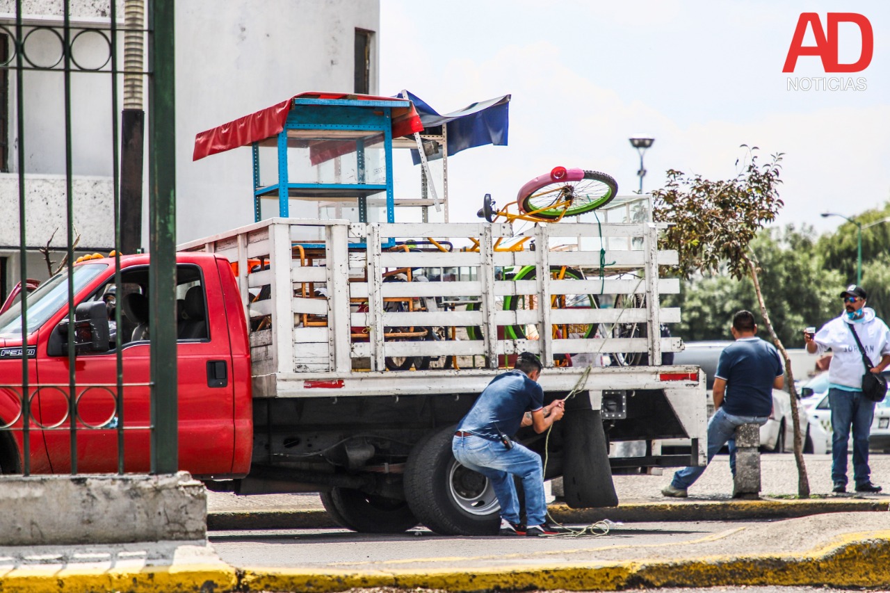 ambulantes-confrontan-a-granaderos-por-desalojo-en-toluca-1604942
