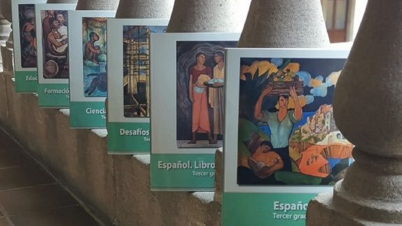 sep-sanitizaran-libros-de-texto-que-entregaran-a-padres-de-familia-para-el-ciclo-escolar-2020-20212