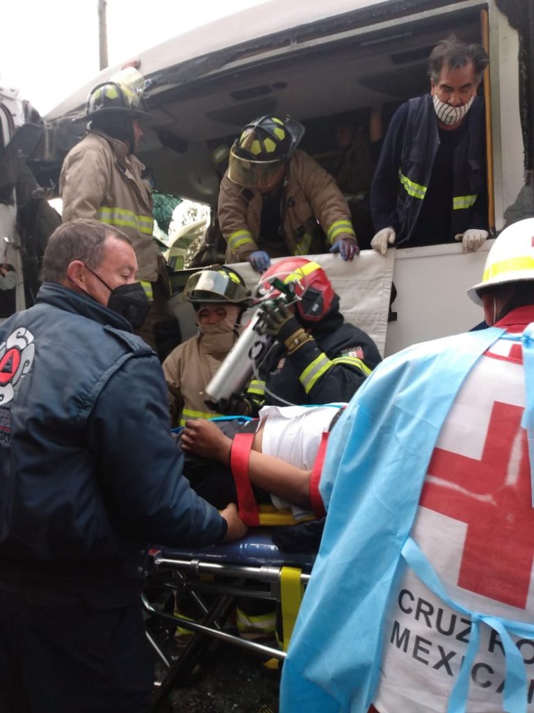 Accidente en la Toluca-Naucalpan deja varios heridos