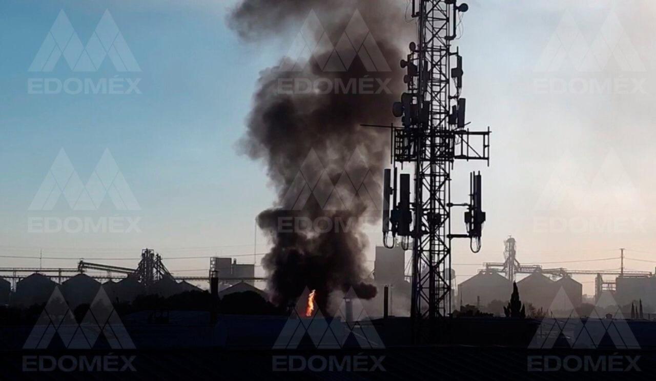 edomex-evacuan-a-mas-de-200-personas-tras-incendio-en-fabrica-de-veladoras2
