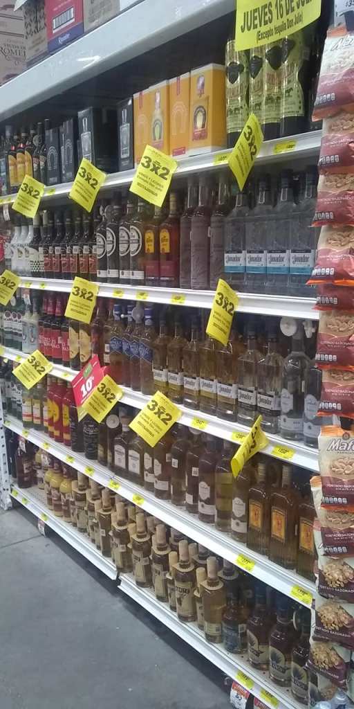 Soriana pone al 3X2 botellas de Buchannans, cliente compra 2 mil 3401