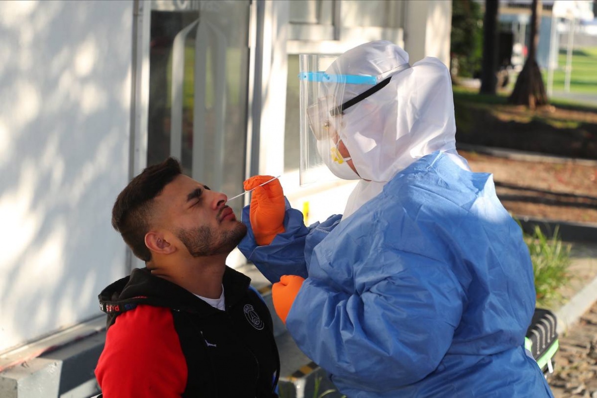 Jugadores, miembros de cuerpos técnicos y staff han sido sometidos a pruebas de COVID-19 regularmente