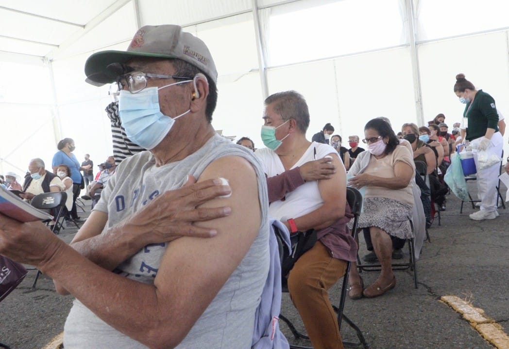 Más de 120 mil adultos mayores han recibido la primera dosis de la vacuna contra COVID-19 en Ecatepec