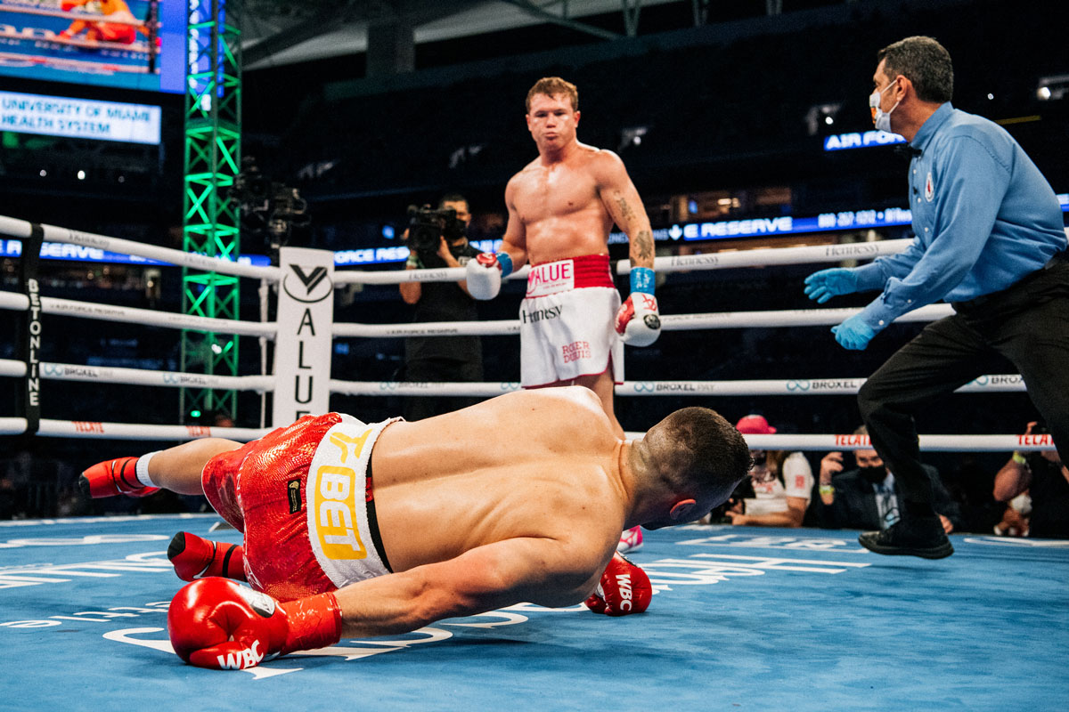 Canelo en su ultima pelea en contra del Turco Yildirim