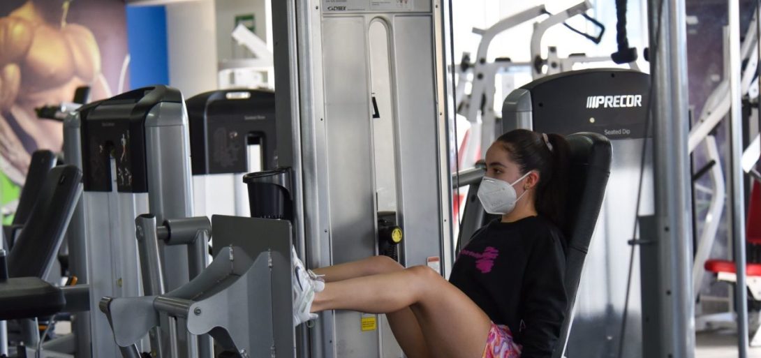 Personas comienzan a regresar a los gimnasios