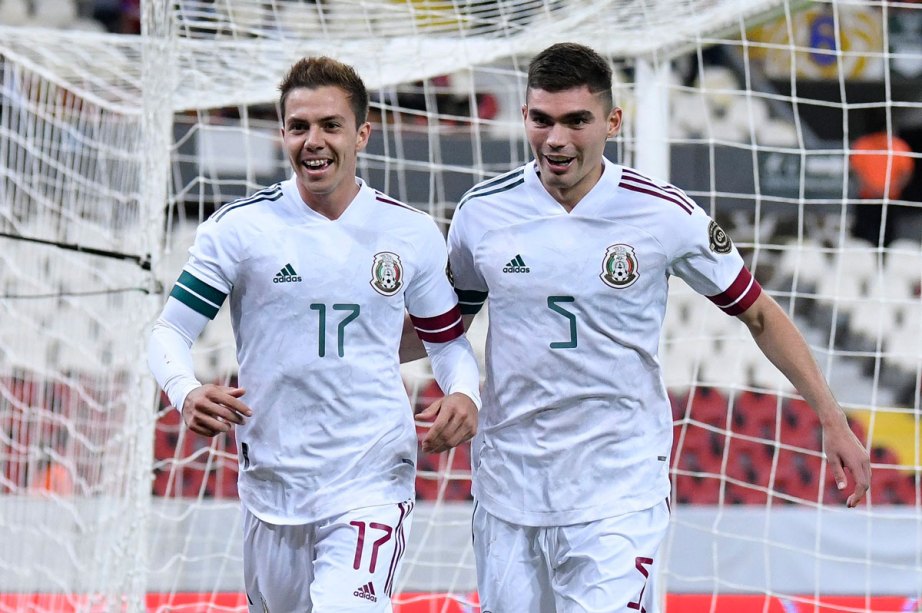Los jugadores mexicanos festejando uno de los goles del partido de ayer