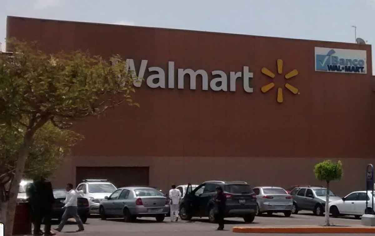 Toluca Walmart zona terminal.