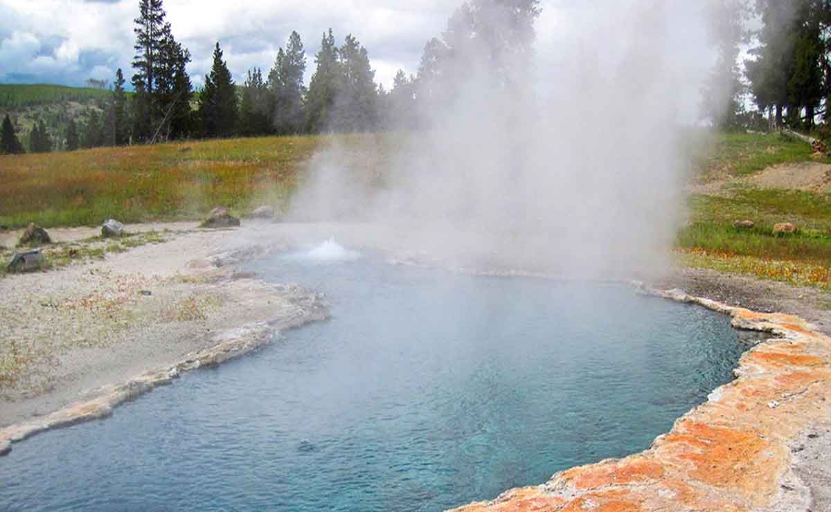 Turismo mexicano Aguas termales en Candela, Coahuila.