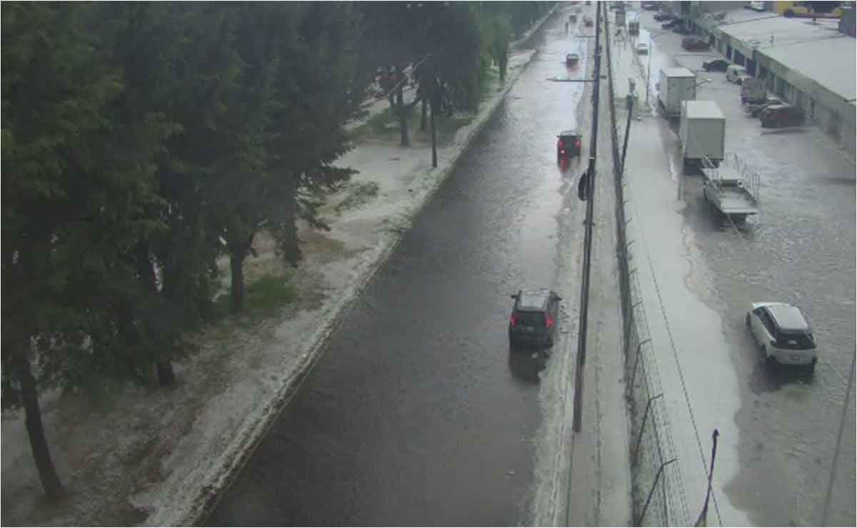 En Toluca se inunda paseo Tollocan