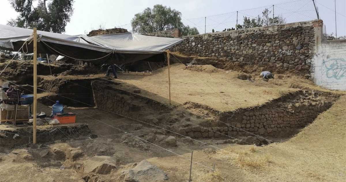 Descubren pirámide prehispánica en Tlalmanalco, Estado de México