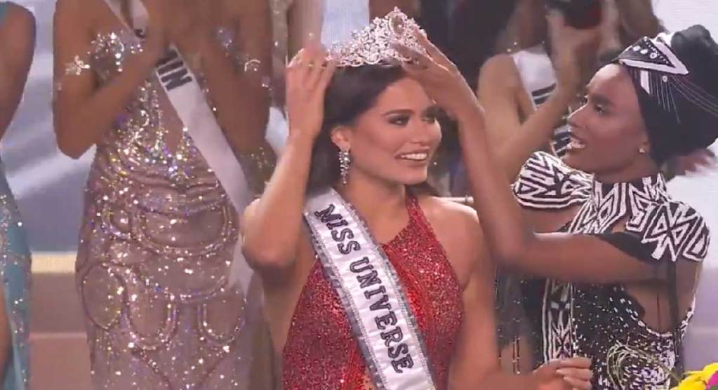 Andrea Meza, las mexicana es coronada en el 69 certamen miss universo 2021