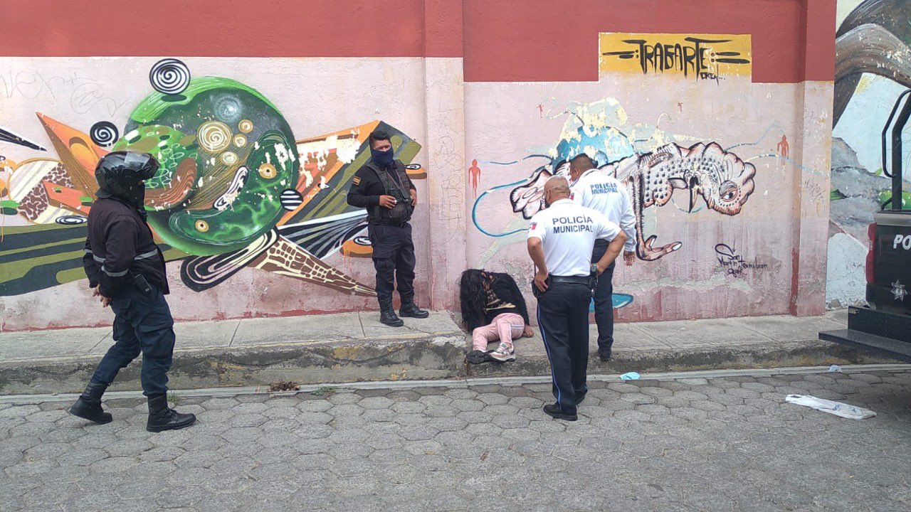 Mujer transgénero abandonada