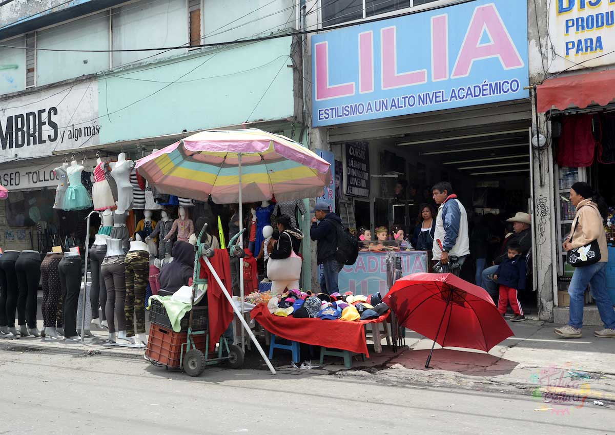 En la capital mexiquense se ve una gran cantidad de ambulantes vendiendo por las calles