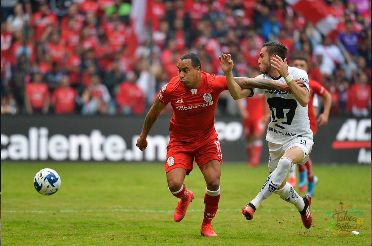Felipe PArdo en su paso por el club escarlata, ahora PAchuca se quiere quedar con el jugador