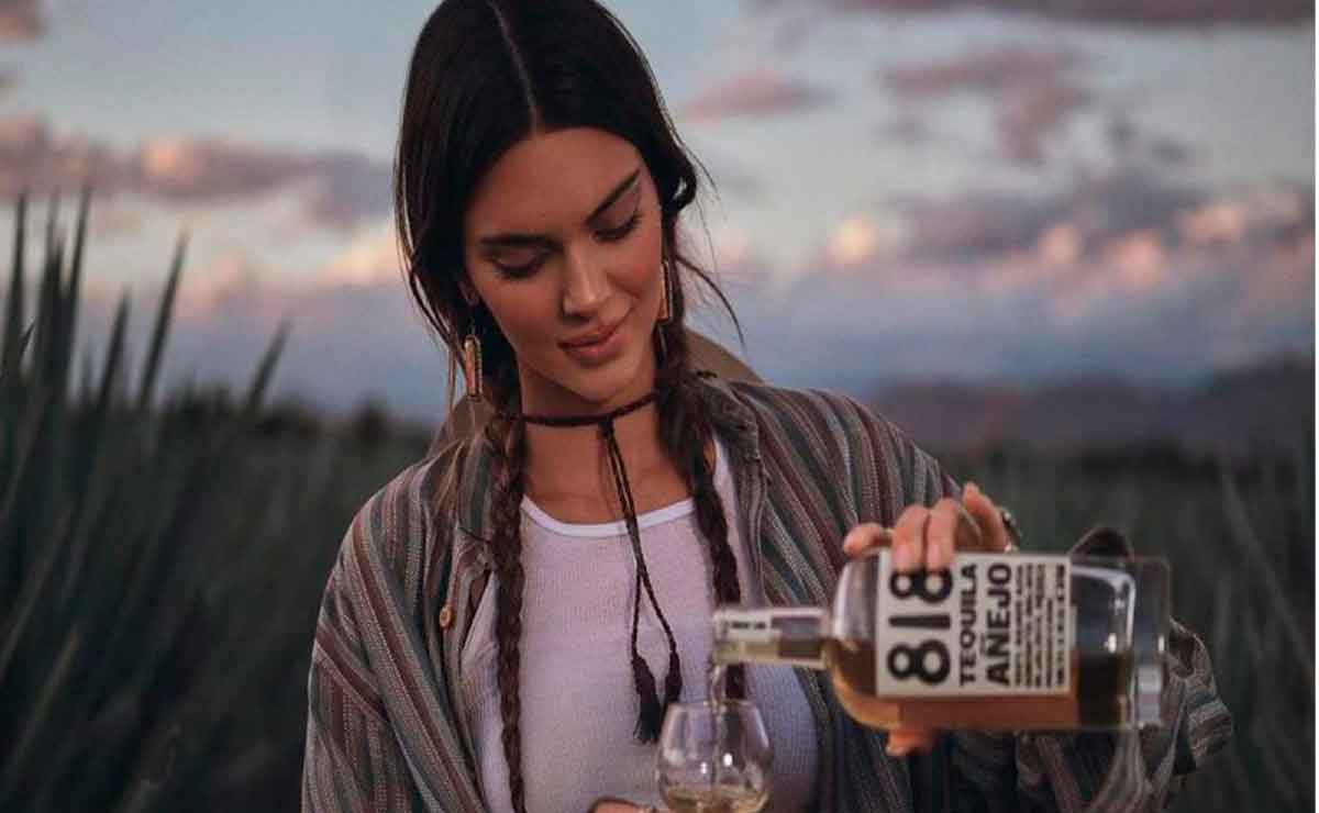 Kendall Jenner lanza tequila 818.
