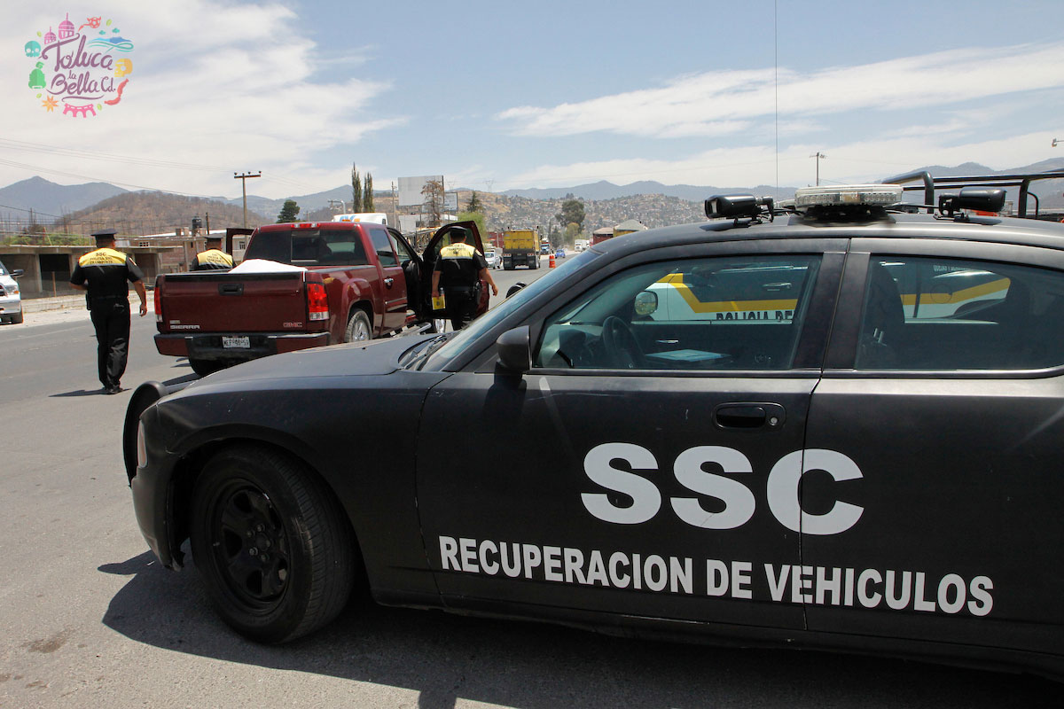 En las diversas carreteras del país existen elementos de seguridad que se dedican a la recuperación de vehículos