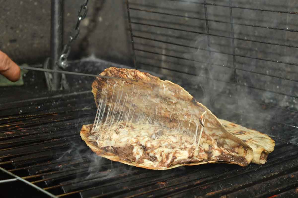 Oaxaca en Toluca: Disfruta una tlayuda en Toluca.