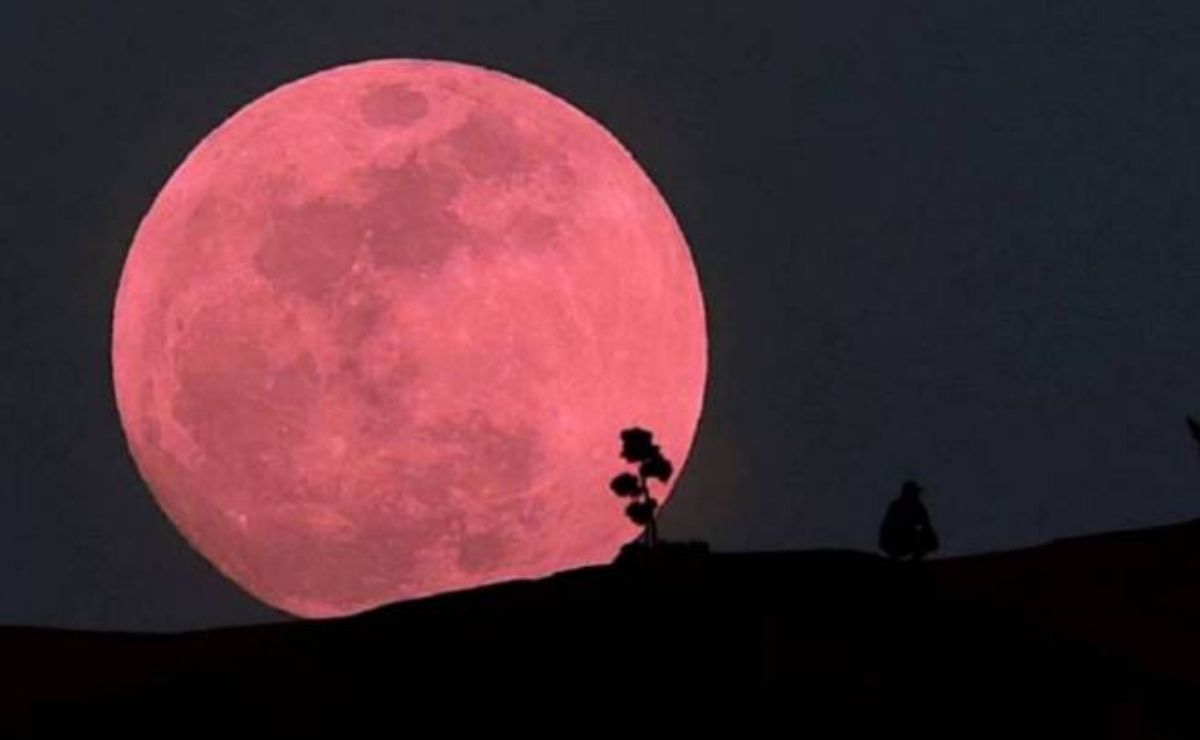 Recibe el nombre de Superluna de Fresa debido a que las tribus americanas asociaban la Luna Llena de junio con la recolección de fresas