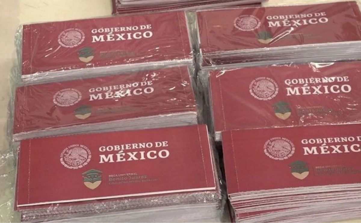 Para realizar tu registro a una de las Becas Benito Juárez 2021, tendrás que comunicarte vía telefónica a la línea de Atención Ciudadana del Programa al 55 1162 0300