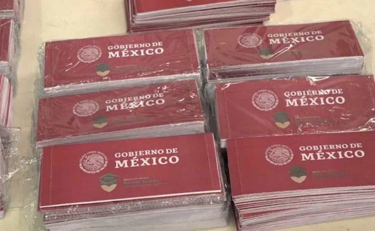 Las Becas para Bienestar 2021 son un apoyo de mil 600 pesos bimestrales para alumnos de preescolar, primaria y secundaria
