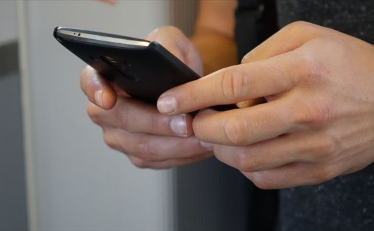 el delincuente es solicitar acceso a tu cuenta de WhatsApp para poder utilizarla desde su dispositivo.