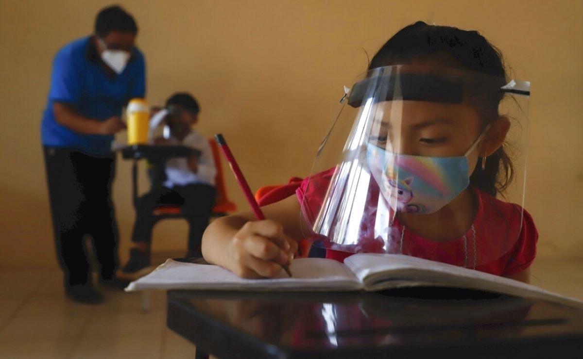 SEP señala dos semanas más de clases durante el siguiente periodo y las vacaciones de verano iniciarían hasta finales de julio
