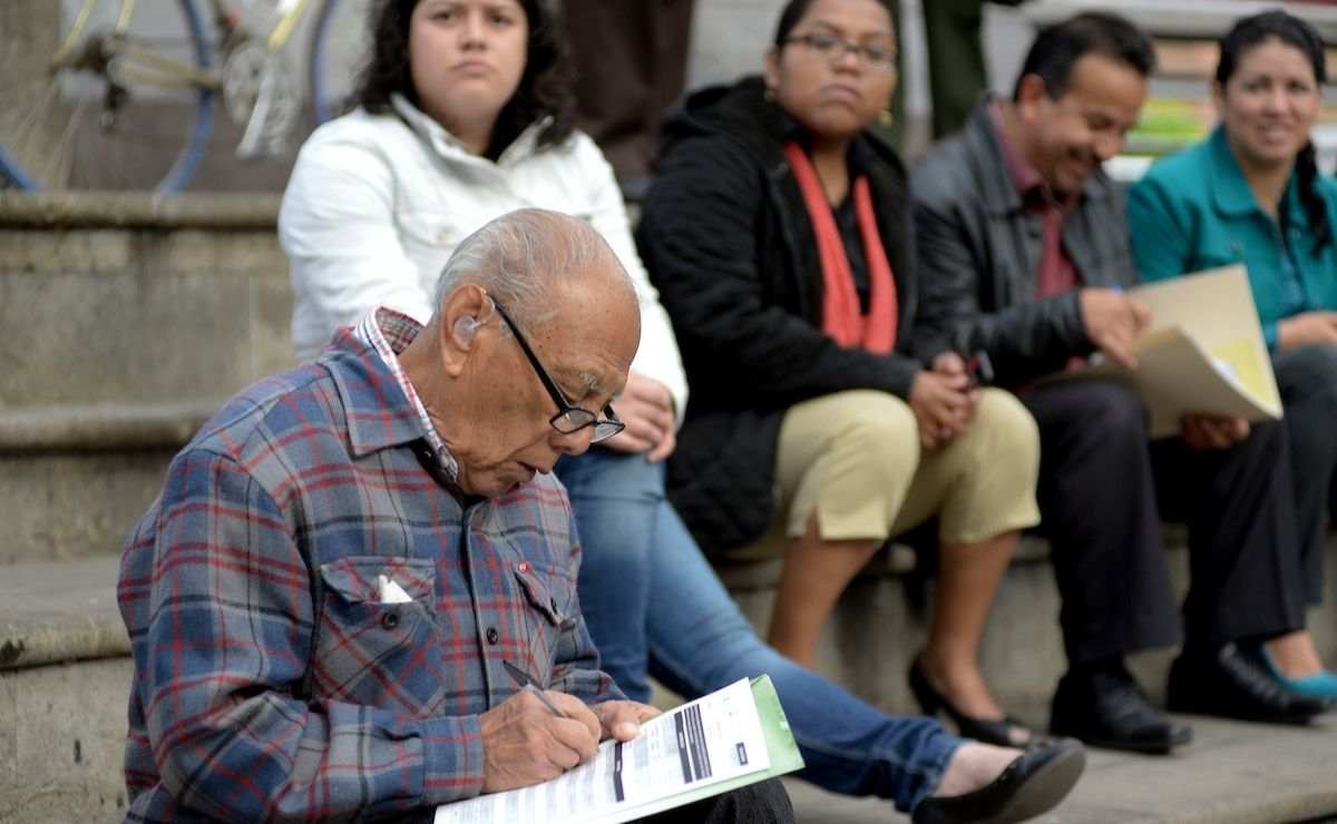 Para realizar la soicitud de pensión el interesado deberá de acudir a la Unidad de Medicina Familiar correspondiente