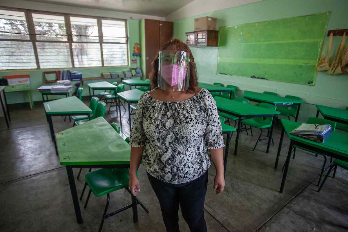 Se trata del programa Líderes para la Educación Comunitaria (LEC), el cual tiene como objetivo apoyar a niños y adolescentes de comunidades alejadas.