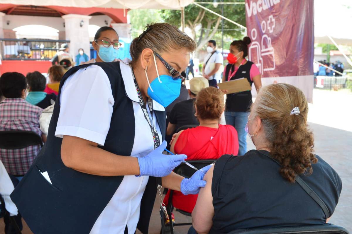 11 municipios mexiquenses aplicarán la vacuna contra el COVID-19 a personas de 40 a 49 años